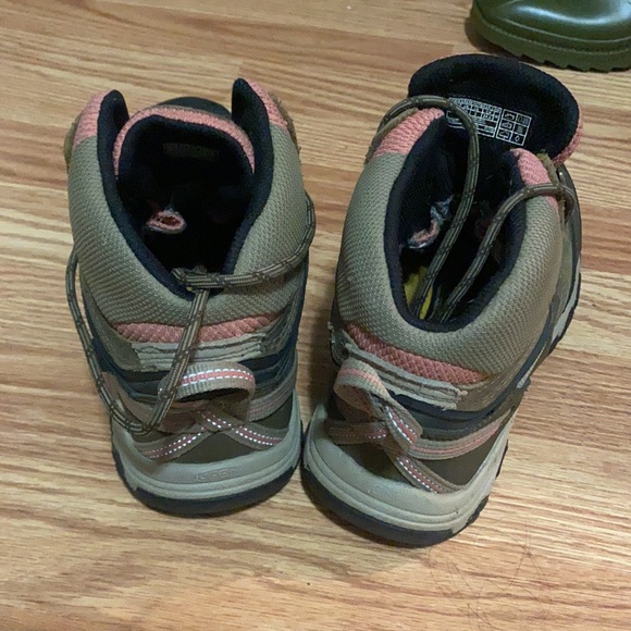 ***SOLD Keen Ridge Flex Mid Waterproof Hiking Boots - Women's - Picture 2 of 4